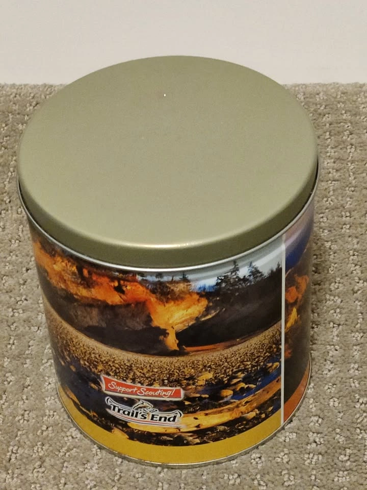 Scouts Canada Collectible Trail’s End Gourmet Popcorn Tin Box - photo 5