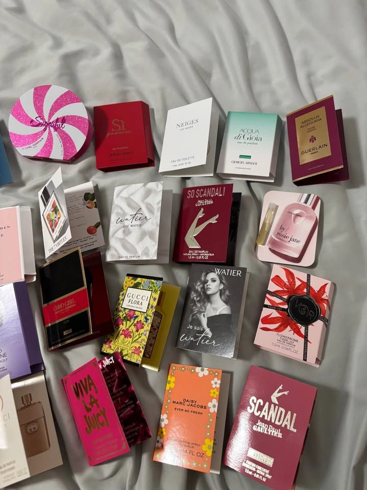 Designer Perfume Sample 26 Lot - Gucci, Valentino, JPG - photo 3