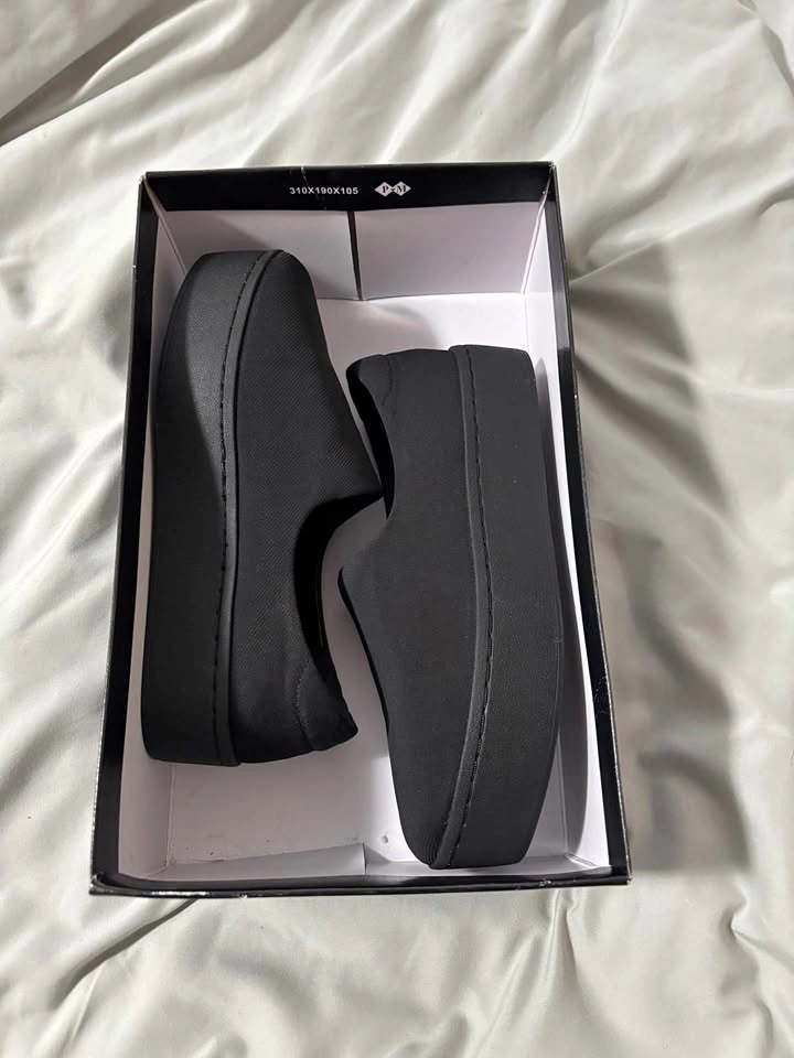 Karl Lagerfeld Paris Vienne 2 Slip-On Shoes Size 6.5