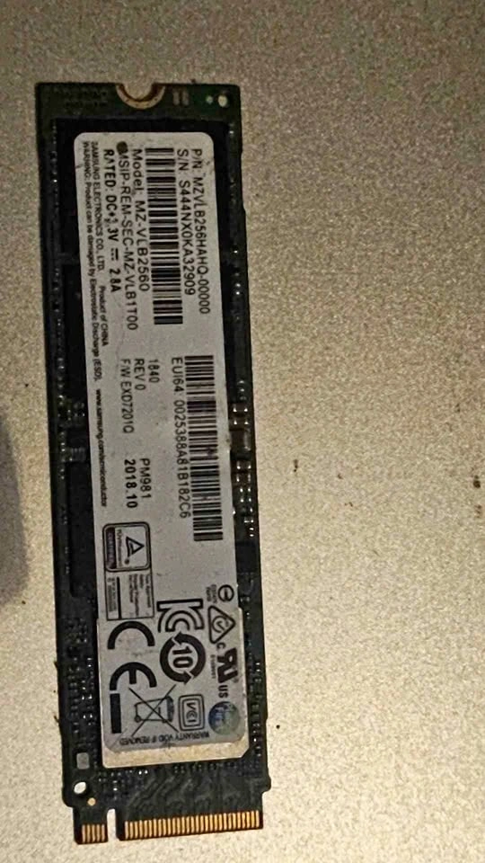 Samsung PM981 256GB M.2 NVMe SSD