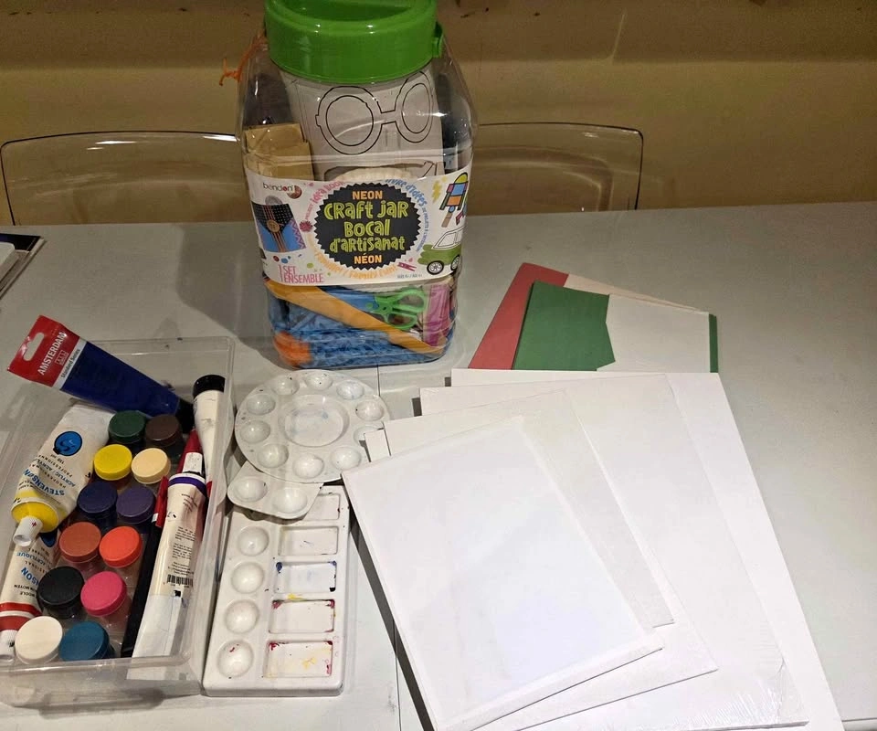 Craft Jar and Acrylic Paint Set Bundle