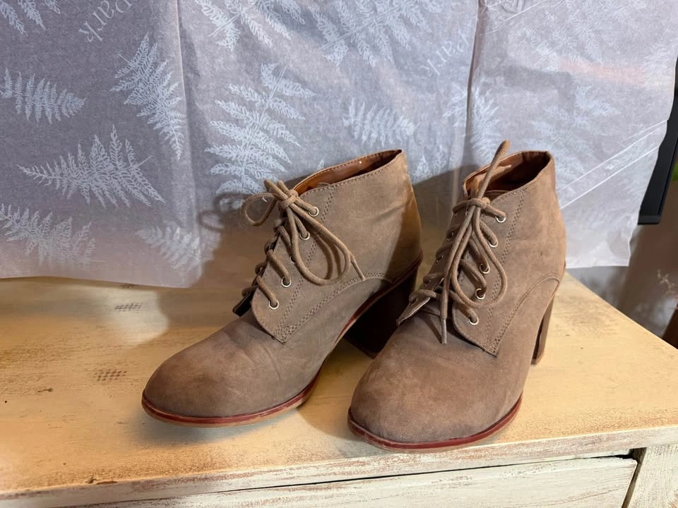 Suede like heeled booties size 7.5