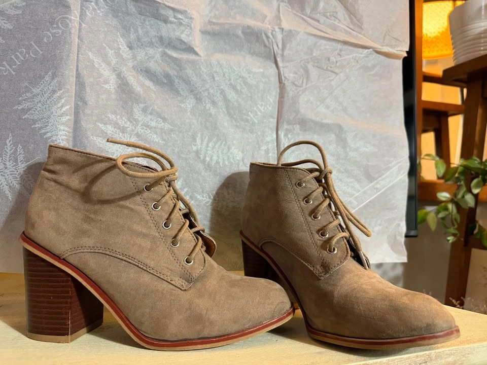 Suede like heeled booties size 7.5 - photo 2