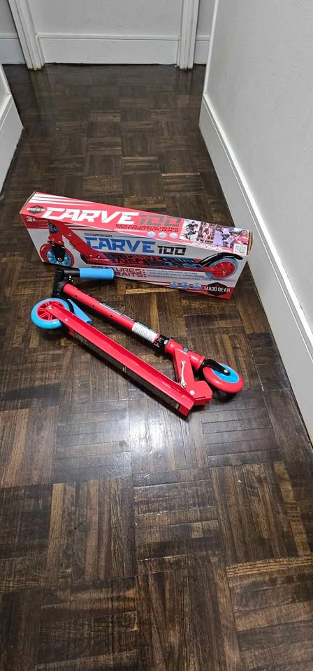 Madd Gear Carve 100 Folding Kick Scooter - photo 5