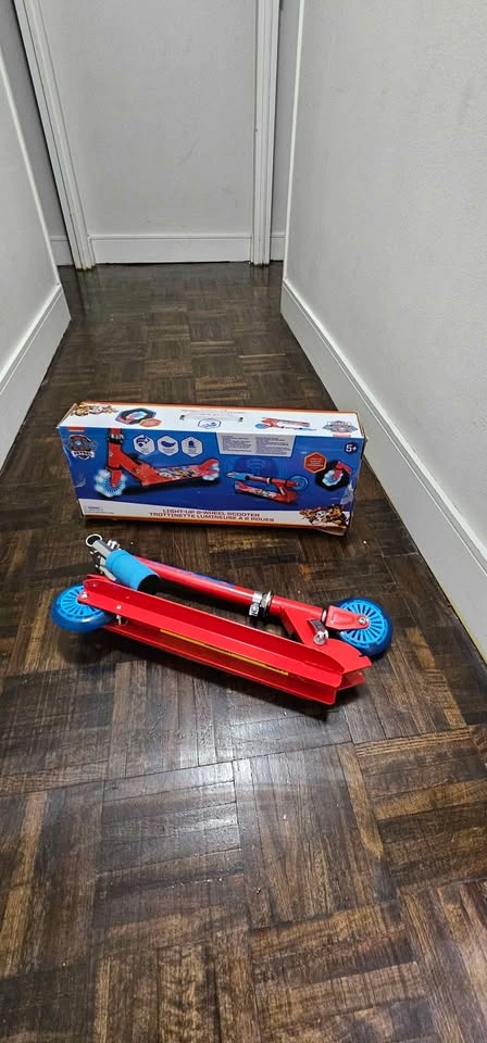 Paw Patrol Light-Up 2-Wheel Scooter - photo 5