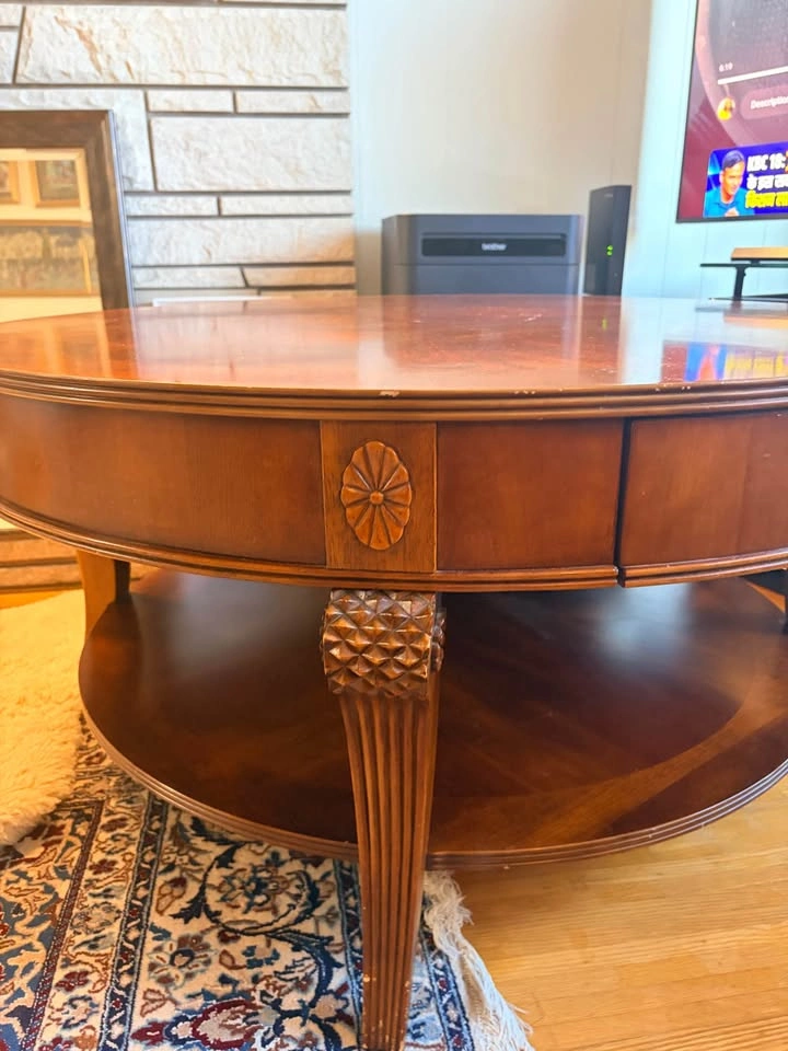 Traditional Round Wooden Coffee Table - photo 2