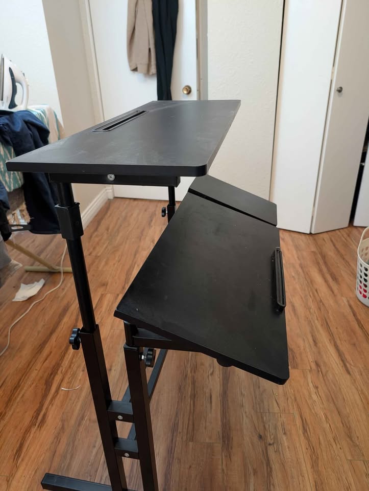 Hight Adjustable desk with office chair - photo 3