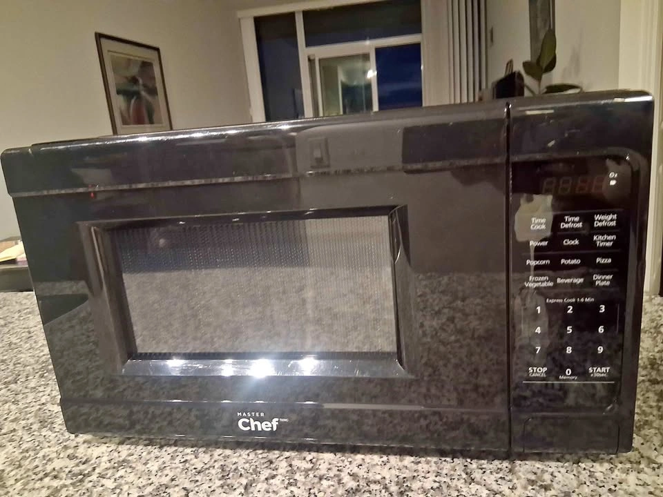 Black Master Chef Microwave – $35