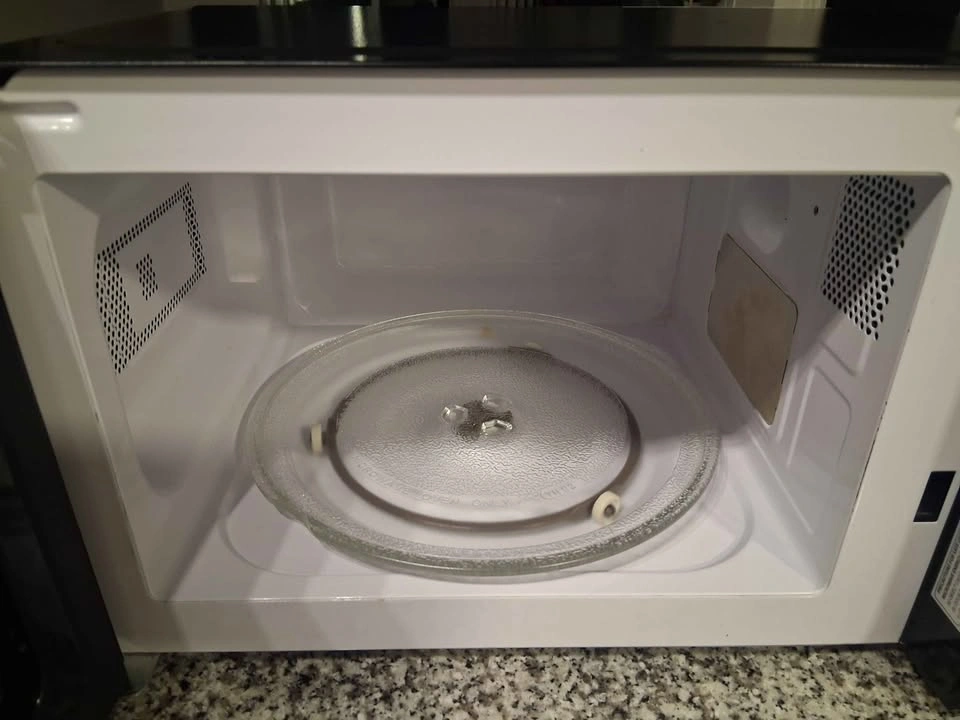 Black Master Chef Microwave – $35 - photo 4