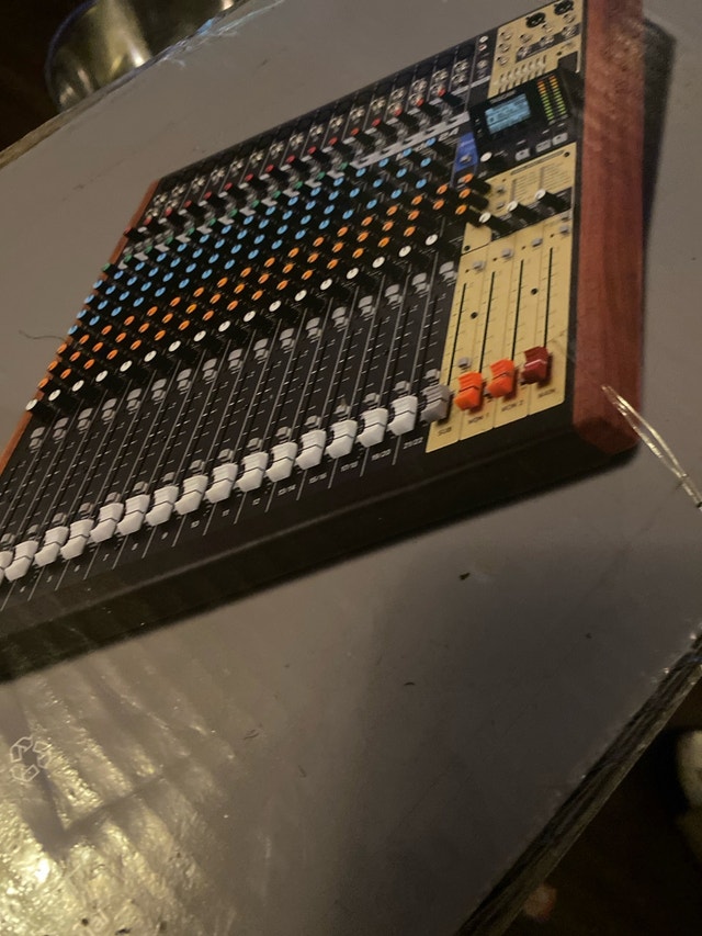 Tascam Model 24 Mixer