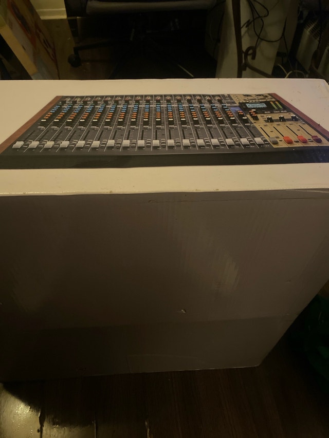 Tascam Model 24 Mixer - photo 3