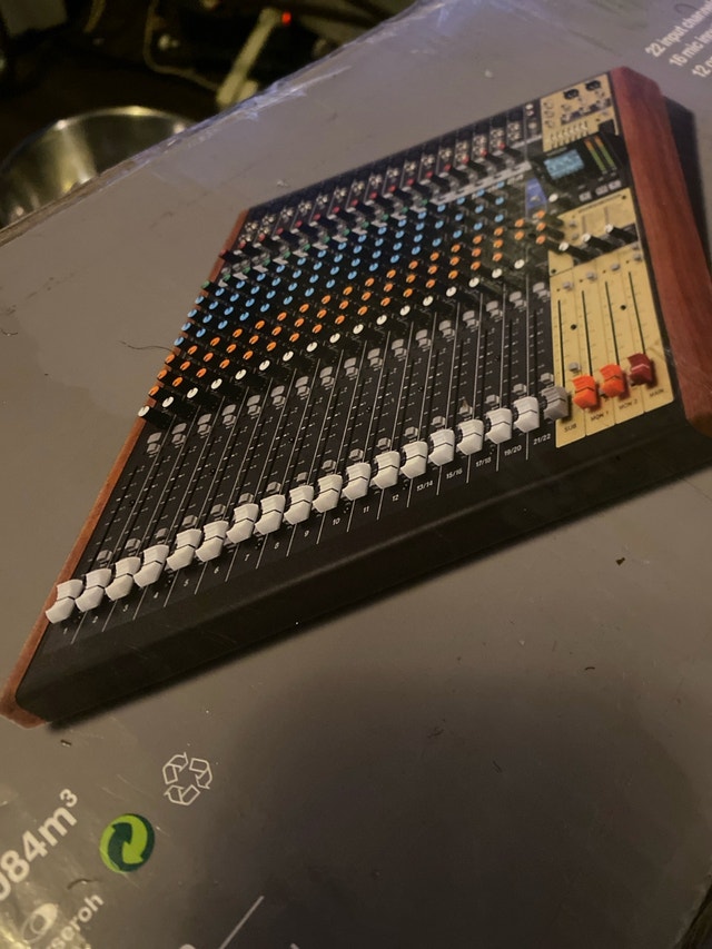 Tascam Model 24 Mixer - photo 5