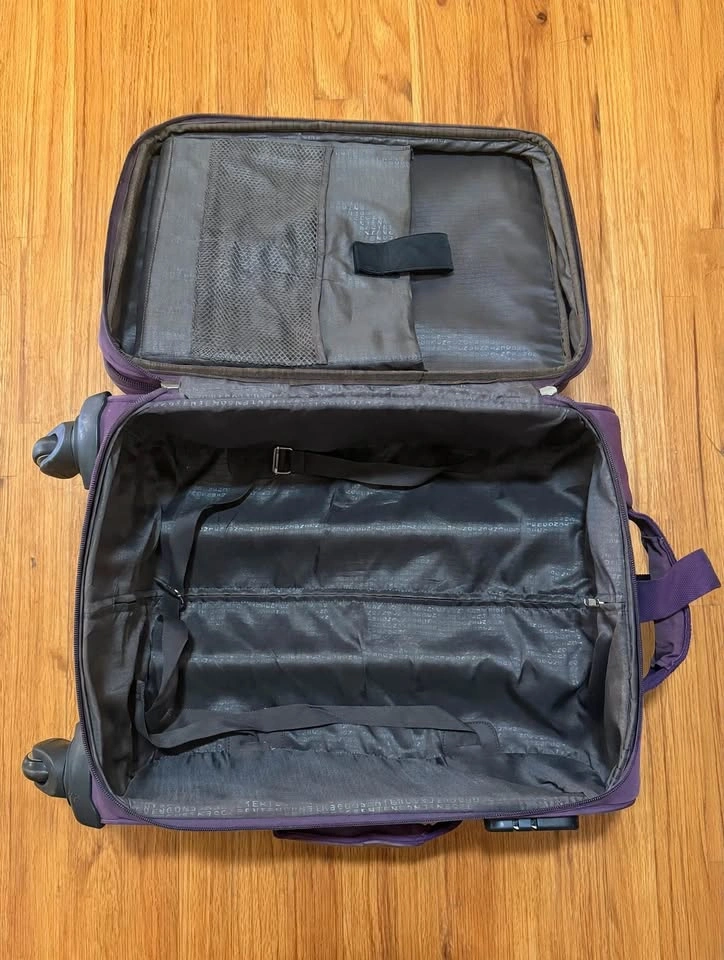 Purple 20" Expandable Carry-On Luggage - 4-Wheel Spinner - SENTE - photo 4