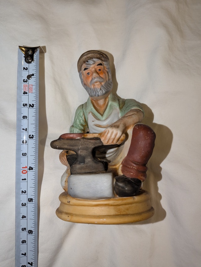 Blacksmith Figurine - photo 3