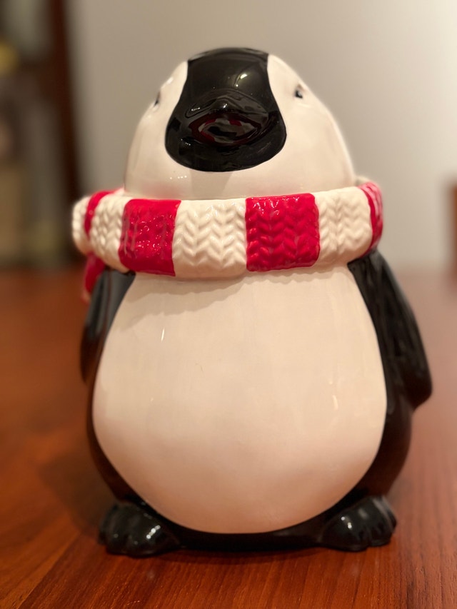Retired Scentsy Penguin Wax Warmer