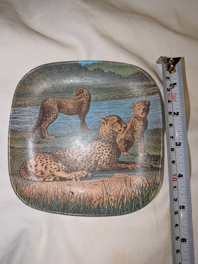 Decorative Cheetah Plate 1930's from Uganda - photo 2