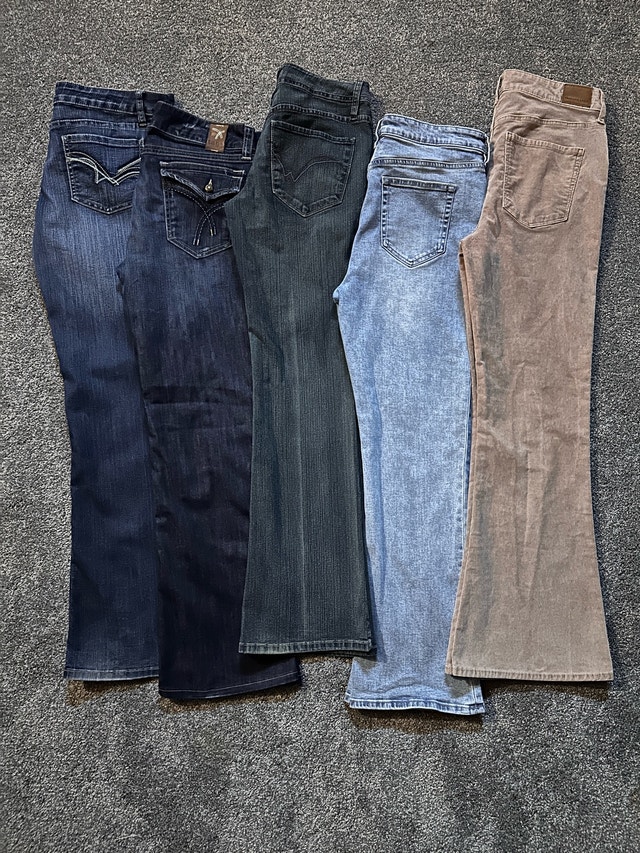 Woman’s flare/bootcut jeans sizes in description