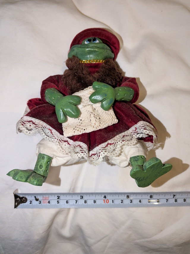 Decorative Frog Figurine - photo 3