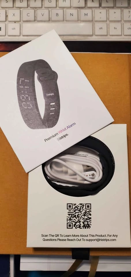 Silent wrist alarm + travel case - photo 4