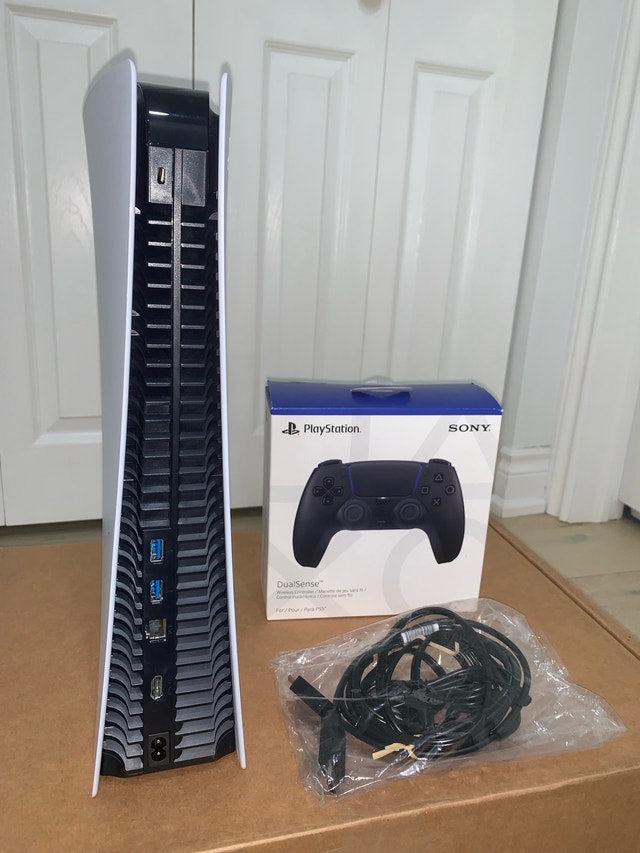 PS5 Digital Edition Like New +Warranty - photo 5
