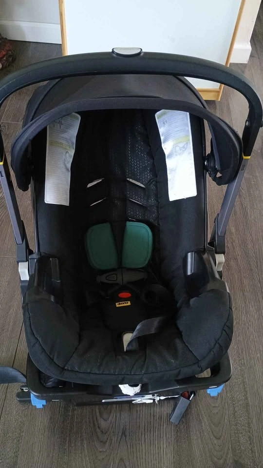 Doona Car Seat and Stroller - photo 4