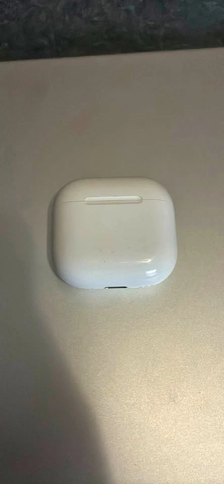 Airpods 4 with ANC