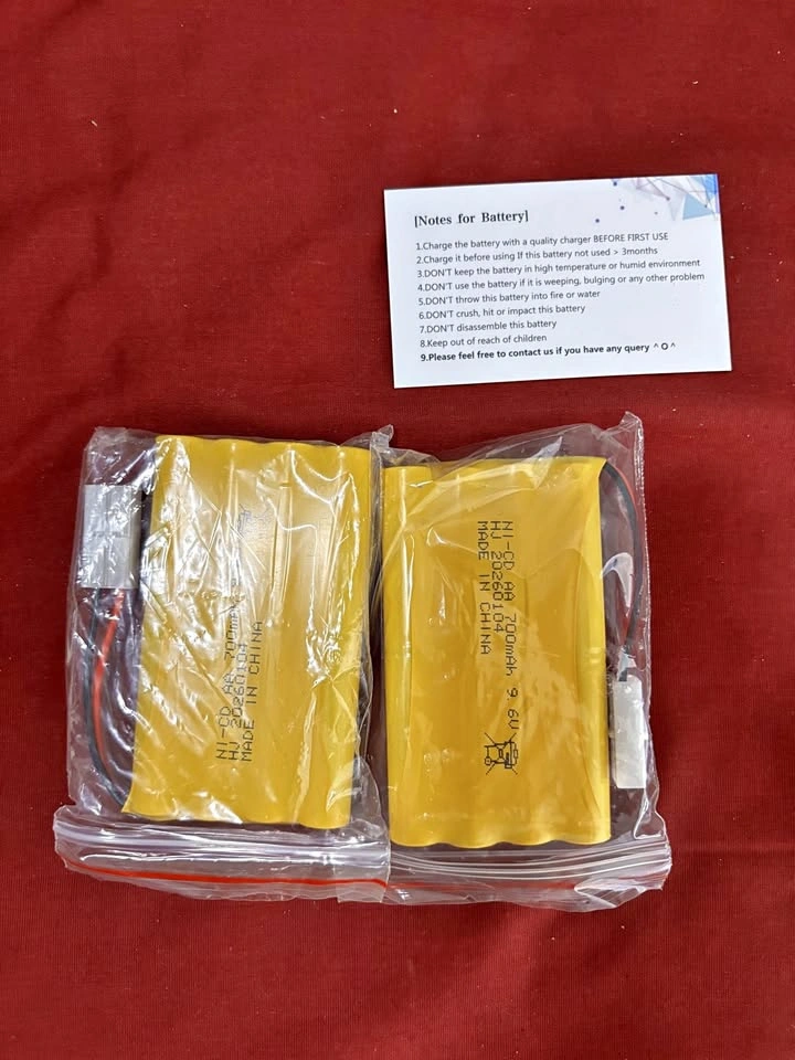 2x 9.6V 700mAh Ni-Cd RC Battery Packs - New