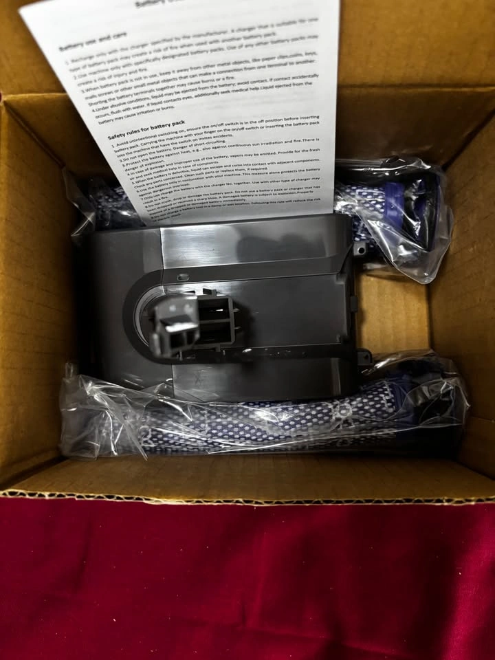 Dyson V7 Battery 21.6V Replacement SV11 - New in Box - photo 2