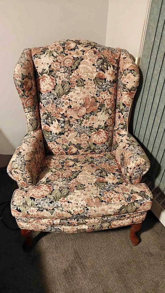 Wingback/ Accent Chairs