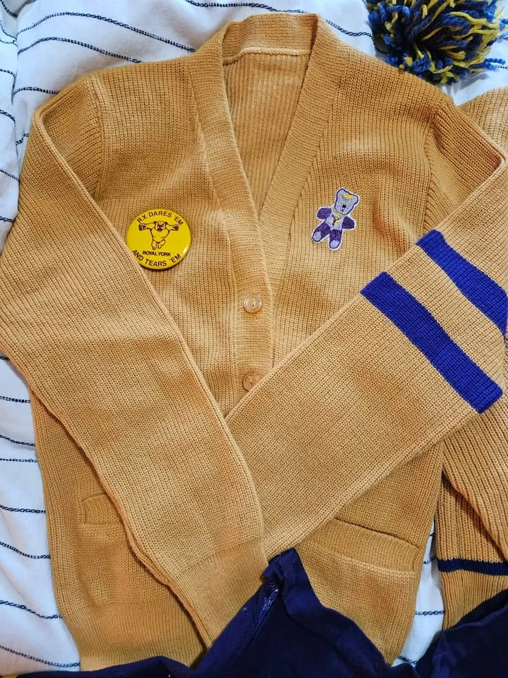 Cheerleader Costume Size 7-10 - photo 3