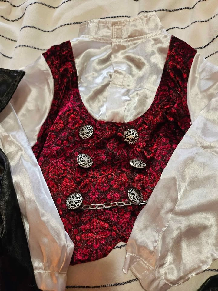 Pirate Costume Age 4-6 - photo 2