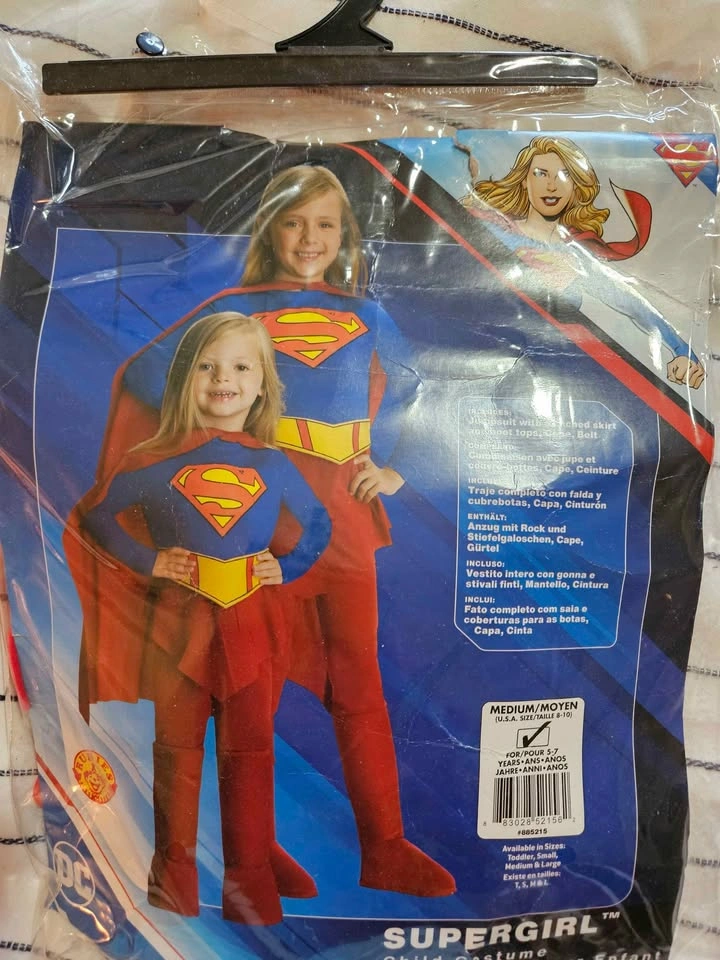 Supergirl Costume Age 5-7 - photo 2