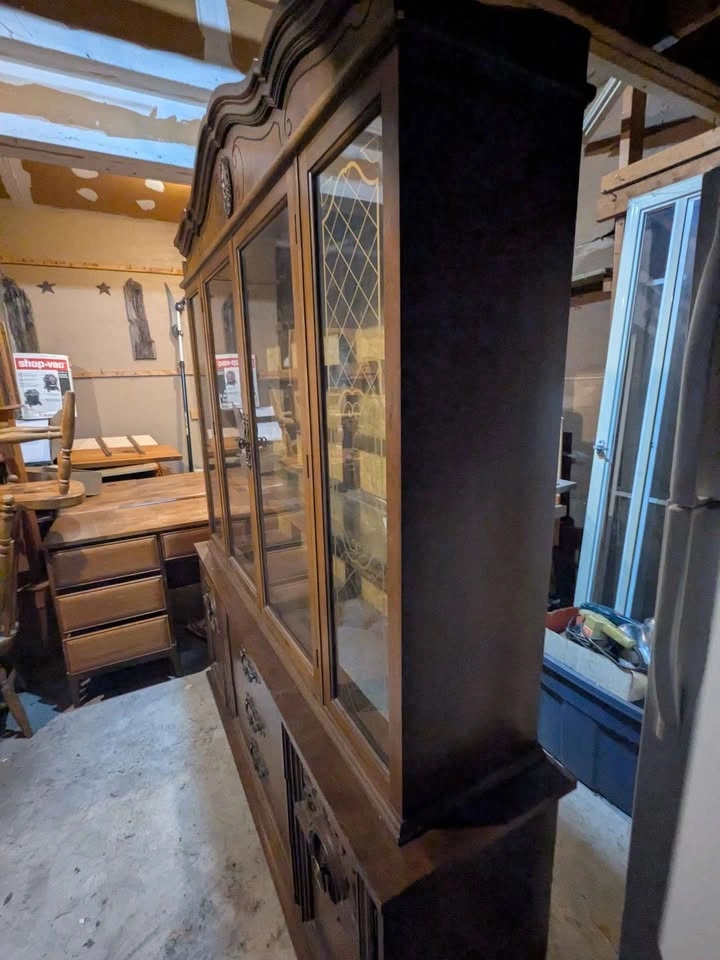 Vintage Wooden China Cabinet Hutch - photo 2