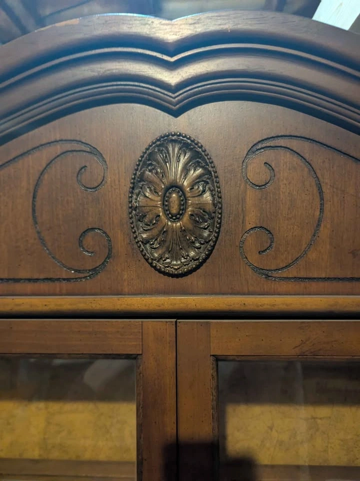 Vintage Wooden China Cabinet Hutch - photo 4