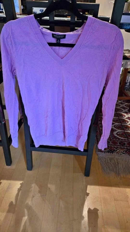 Banana Republic Lavender Vneck Sweater
