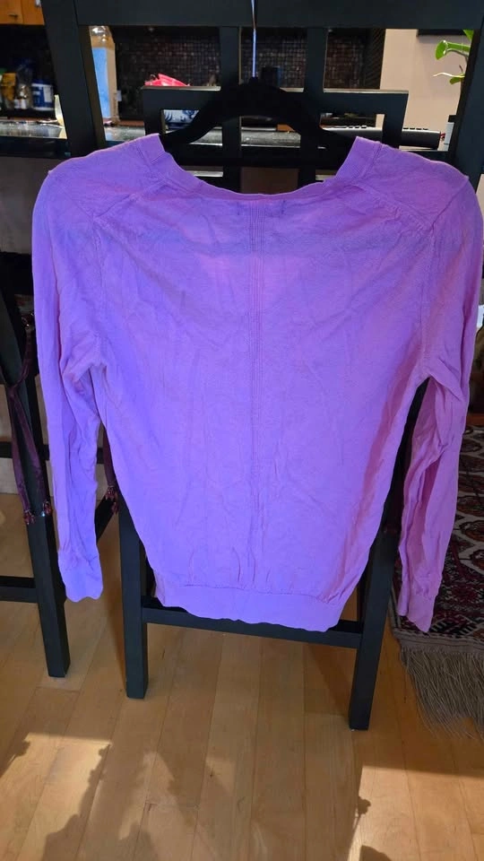 Banana Republic Lavender Vneck Sweater - photo 3