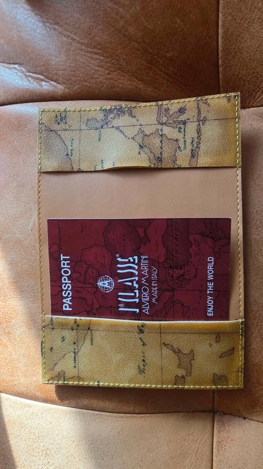 Alviero Martini World Passport Cover - photo 2