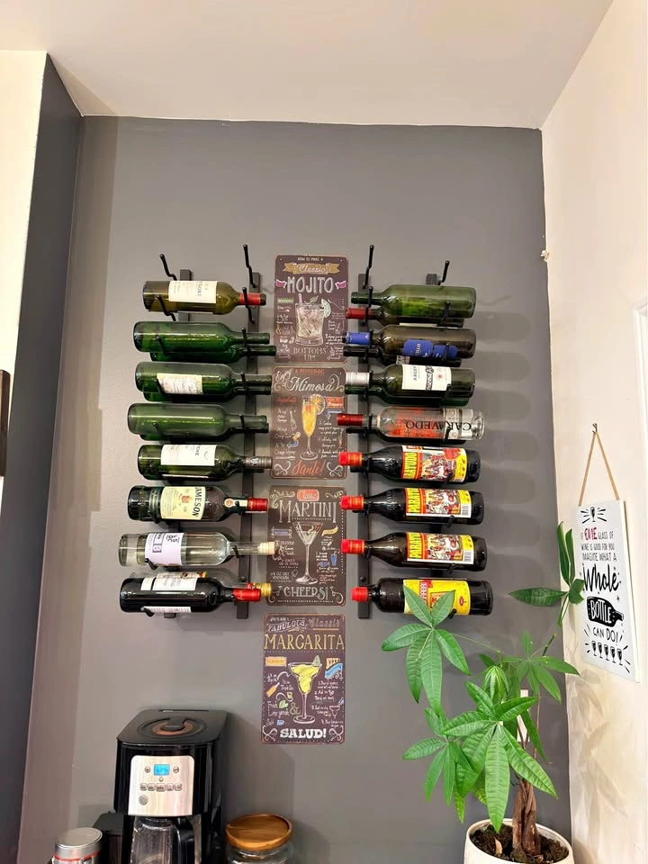 Wine bottle holder