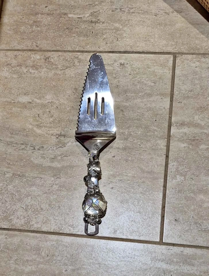 Beaded Stainless Steel Cake Server