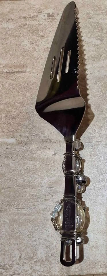 Beaded Stainless Steel Cake Server - photo 2