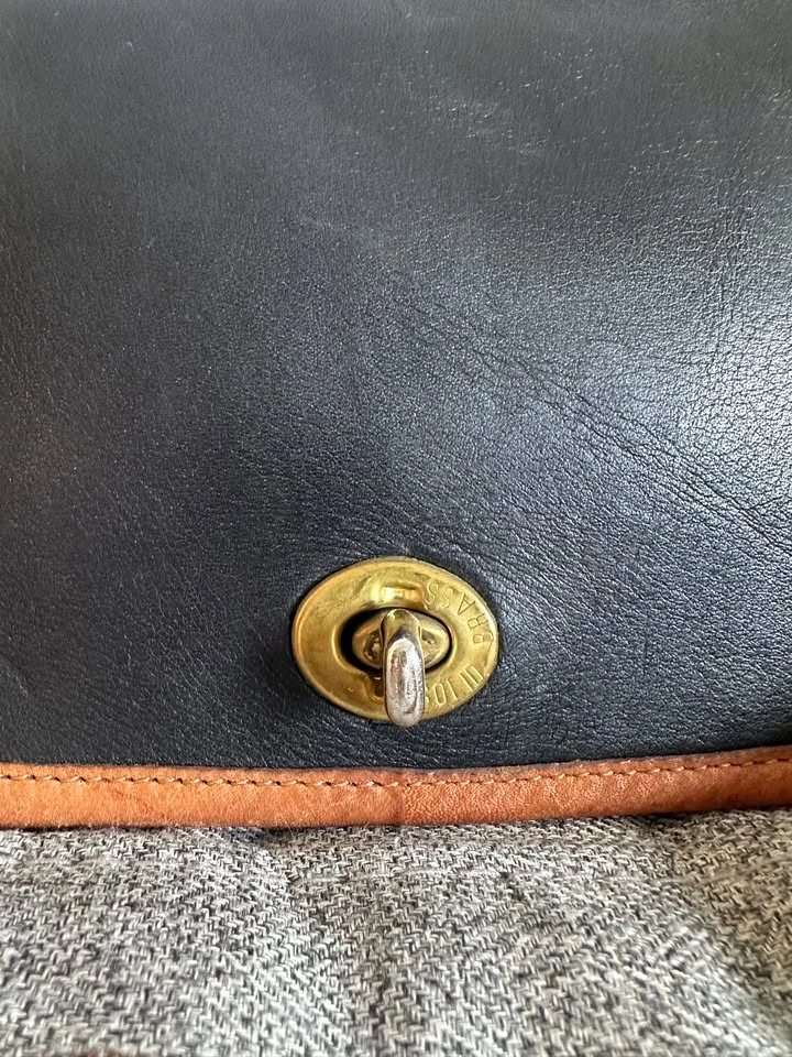 Vintage Bass Leather Crossbody Bag — Black/Tan, Brass Turnlock - photo 3