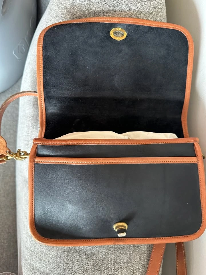 Vintage Bass Leather Crossbody Bag — Black/Tan, Brass Turnlock - photo 5