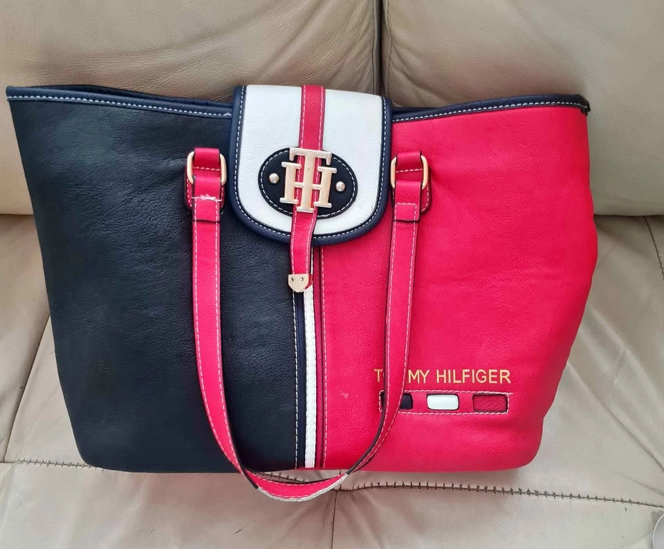 Tommy Hilfiger purse