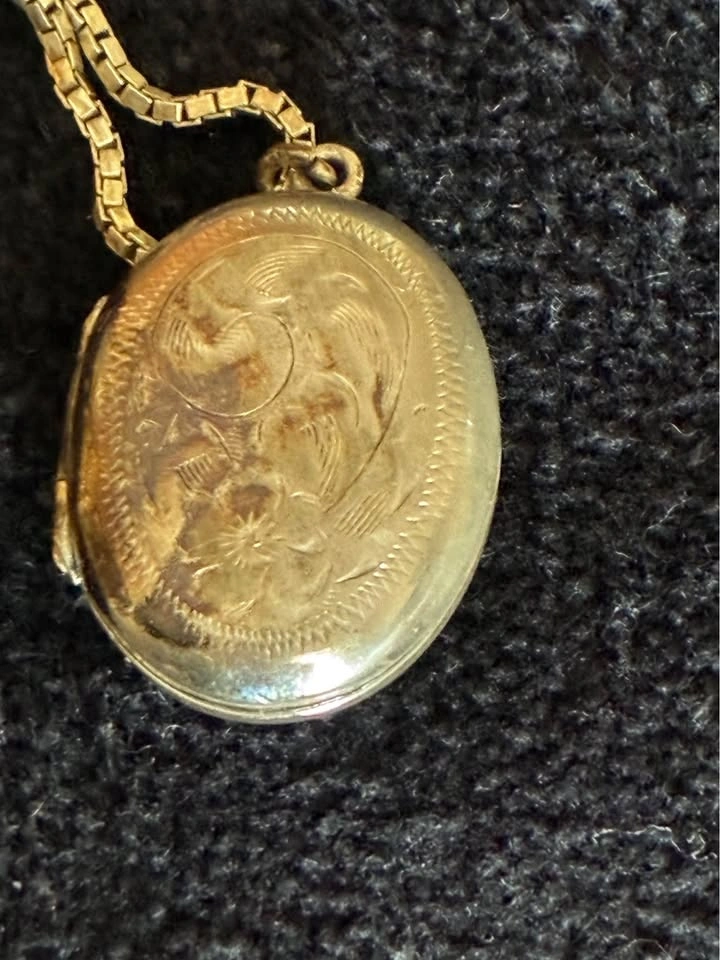 Vintage Mid-Century Sterling Silver Locket & Italian Chain - photo 2