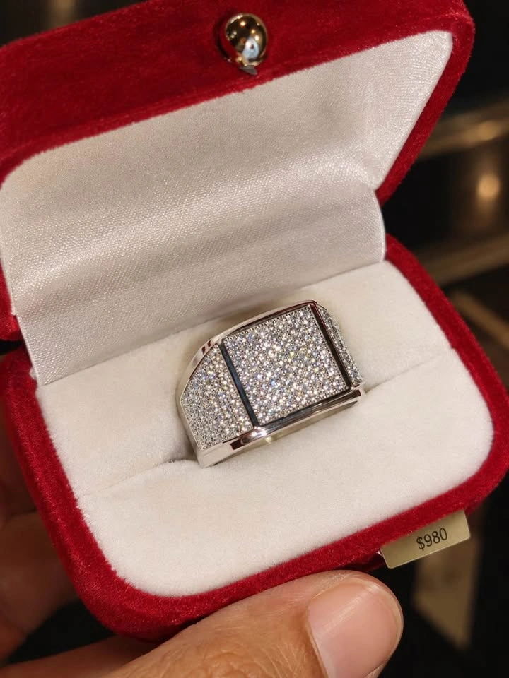 Brand new men's VVS1 D color diamond ring