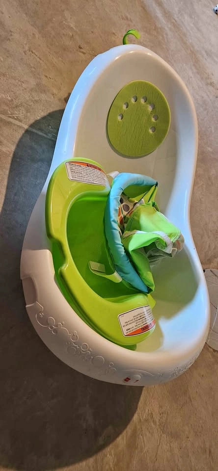 Fisher-price bath tub