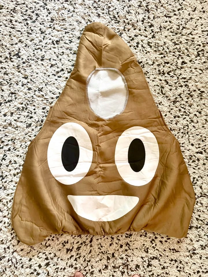Happy Poop emoji kids Halloween costume - Ages 12 and under - photo 2