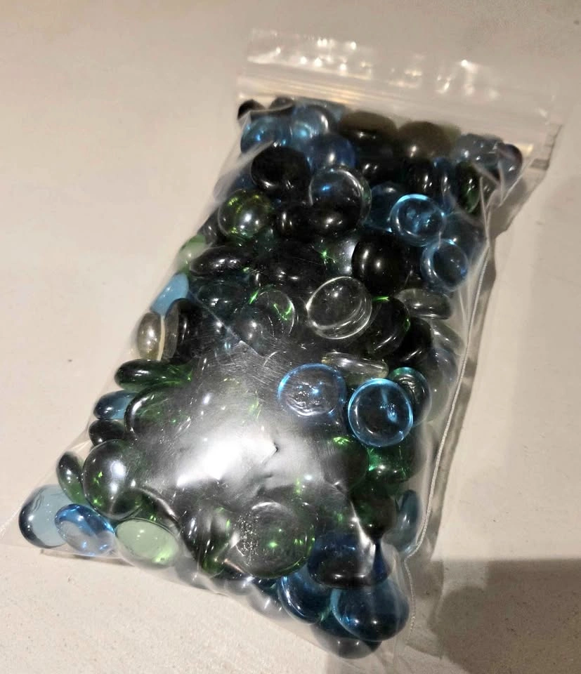 Decorative glass, assorted colours