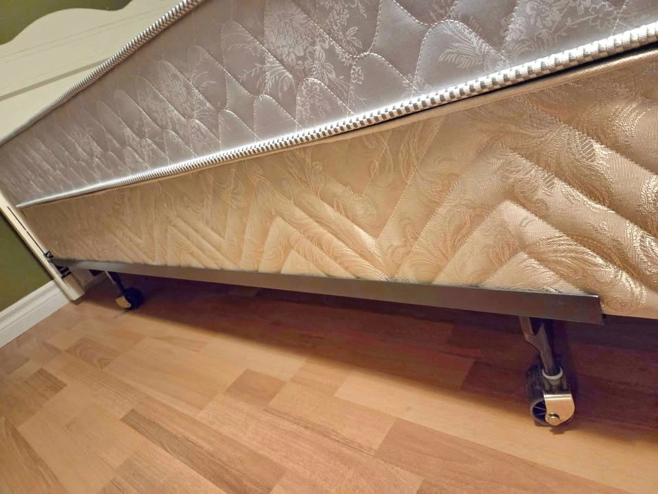 Twin mattress and box spring set on rolling frame - photo 4