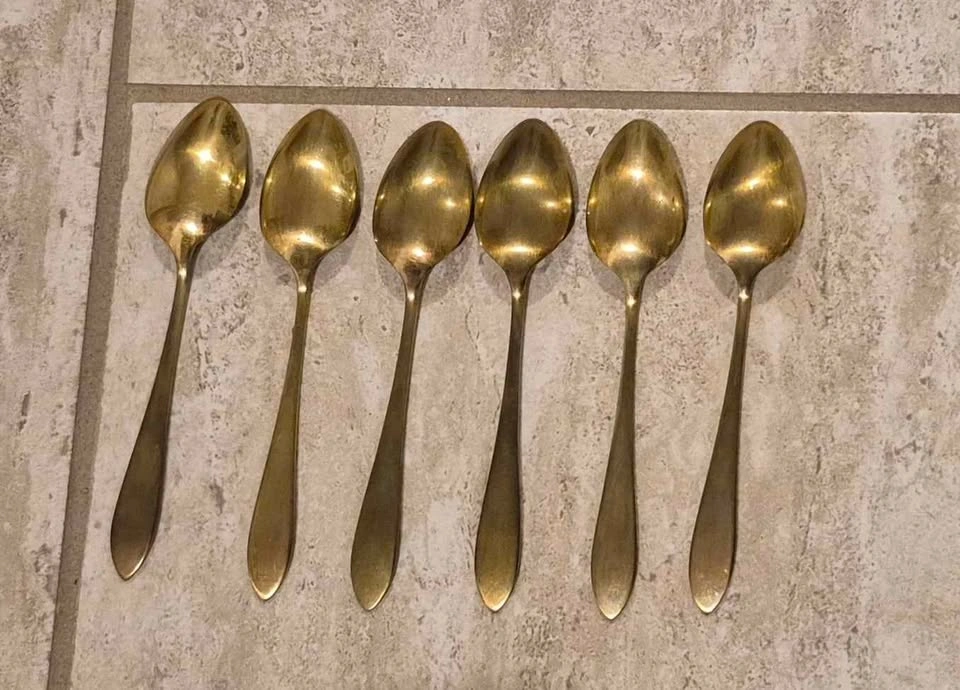 Vintage gold-tone spoons, set of 6 in original case - photo 2